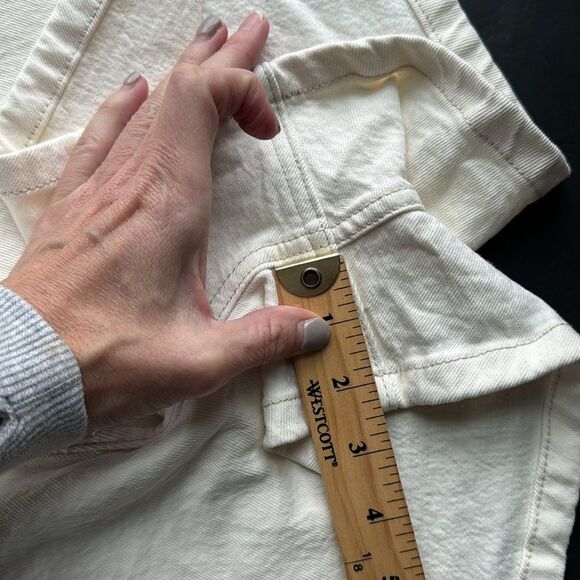 NWT Abercrombie and Fitch The Mom High Rise Shorts Curve Love Cream Size 22 / 36 - Picture 15 of 15